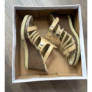 2 Lips Too Wedge Sandals Womens 8 Tan Too Rad High Heels Strappy Open Toe in Box